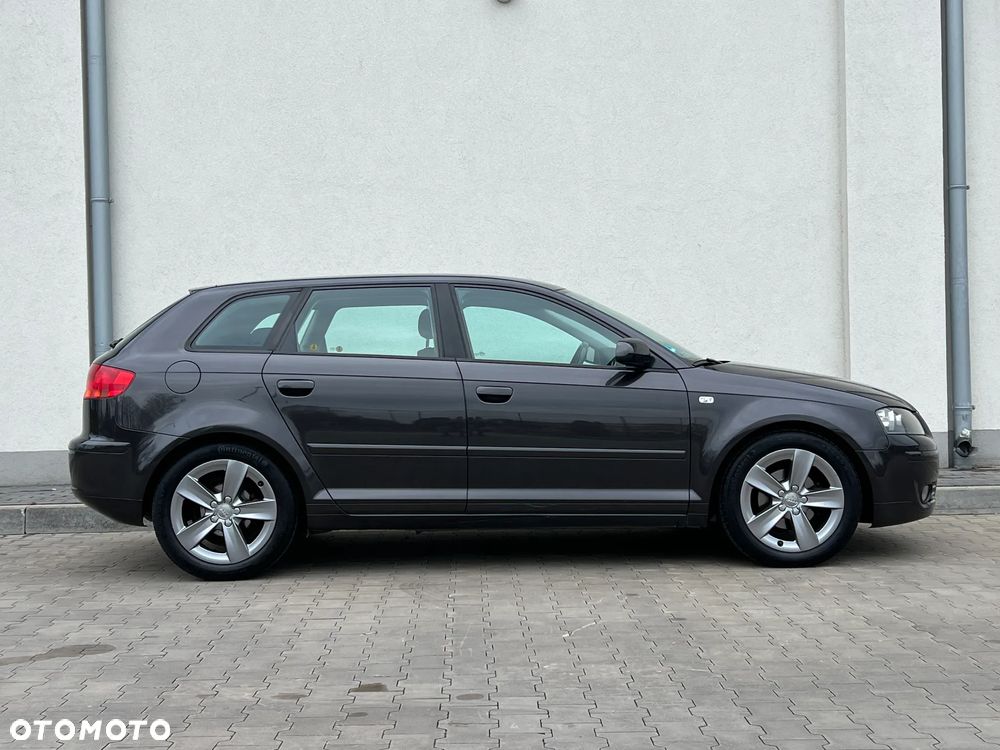 Audi A3 Sportback 1.6 FSI Ambition - 8