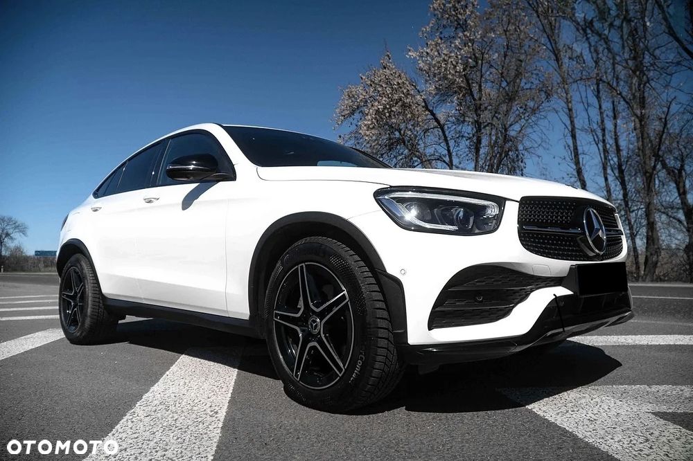 Mercedes-Benz GLC 300 4Matic 9G-TRONIC AMG Line - 2