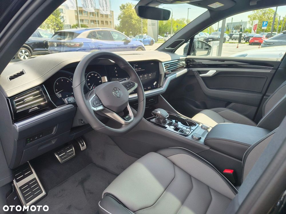 Volkswagen Touareg - 13