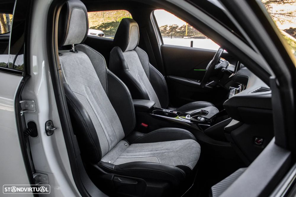 Peugeot e-2008 GT - 29