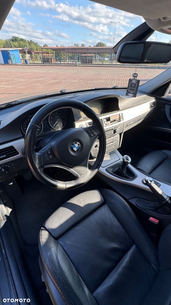 BMW Seria 3 325i - 16