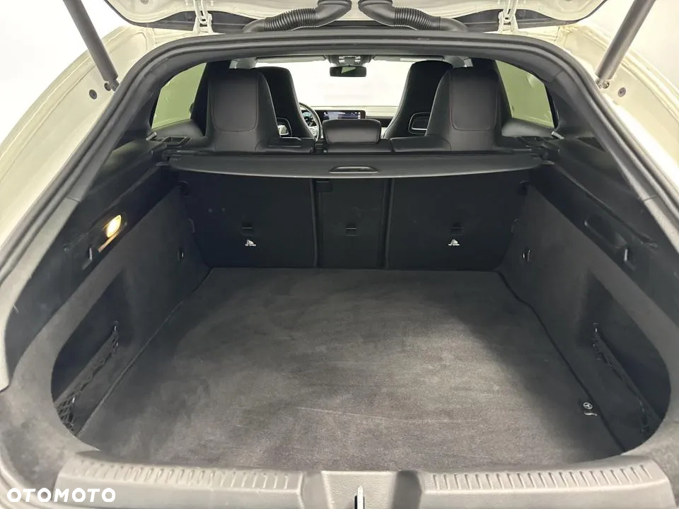 Mercedes-Benz CLA 200 AMG Line 7G-DCT - 22