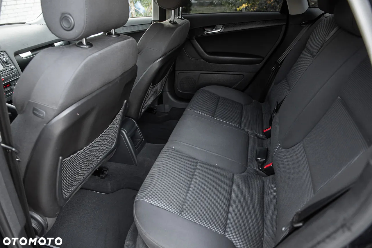 Audi A3 2.0 TFSI Sportback quattro S tronic Ambiente - 27