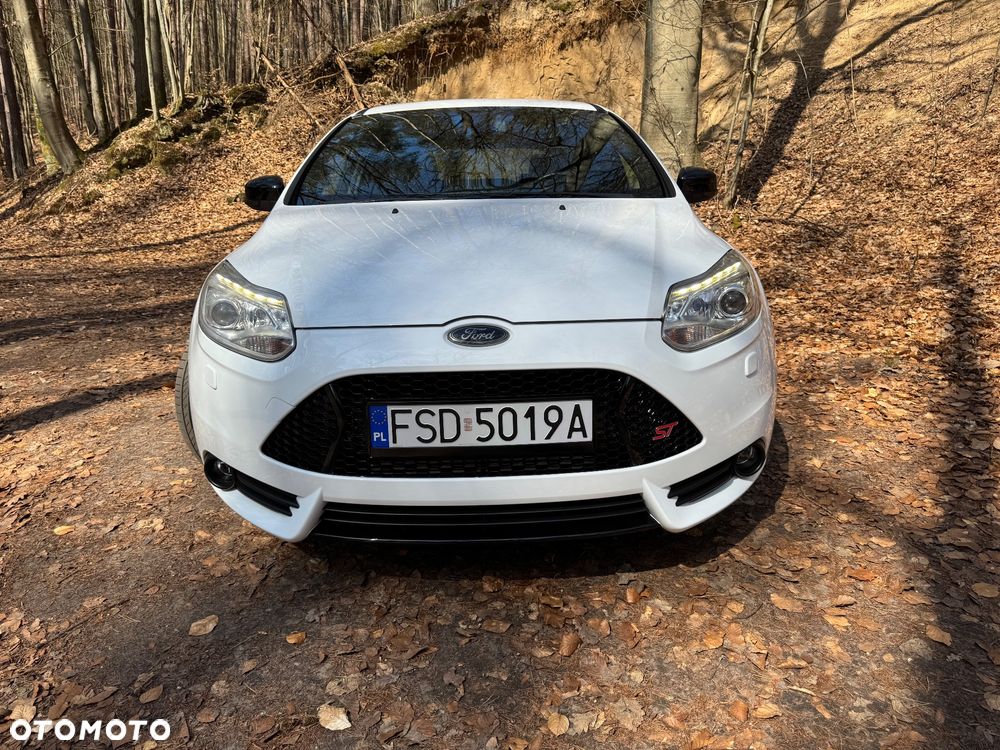 Ford Focus 2.0 EcoBoost ST mit Leder-Sport-Paket - 9