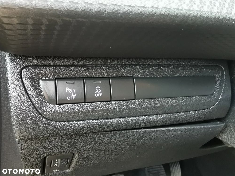 Peugeot 2008 1.2 Pure Tech Style EU6 - 13