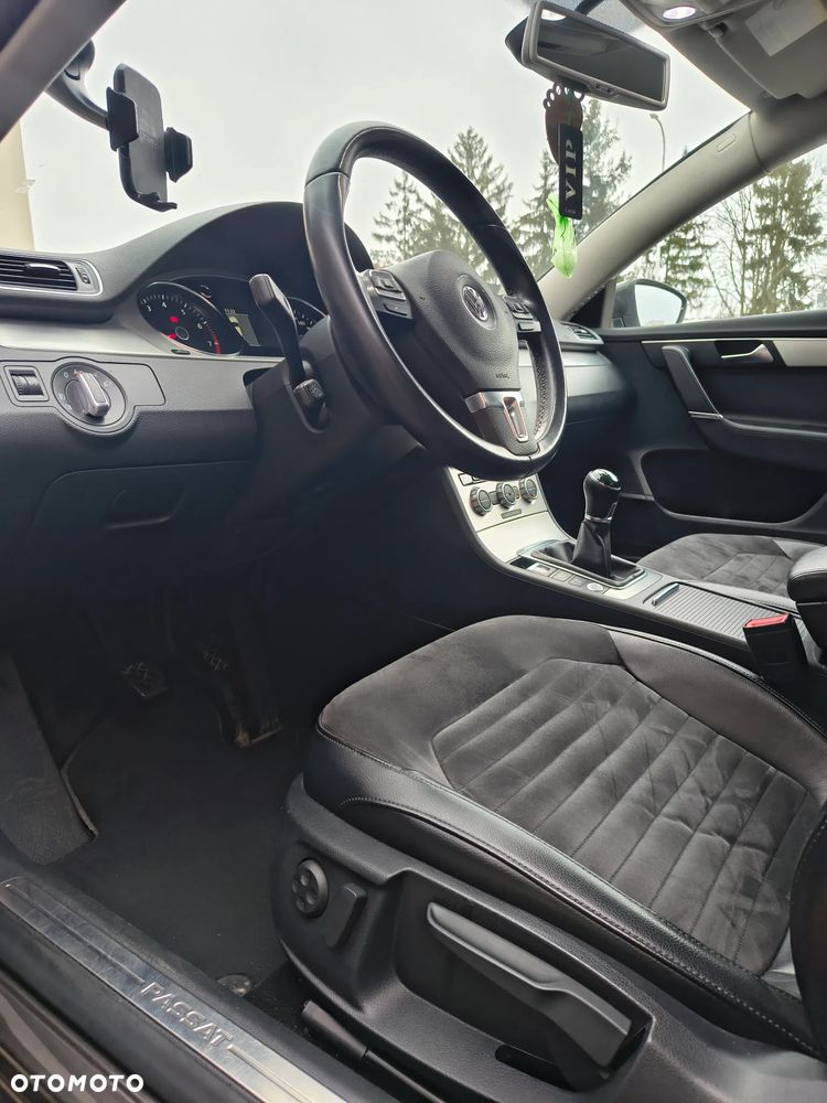 Volkswagen Passat 2.0 TSI Highline - 19