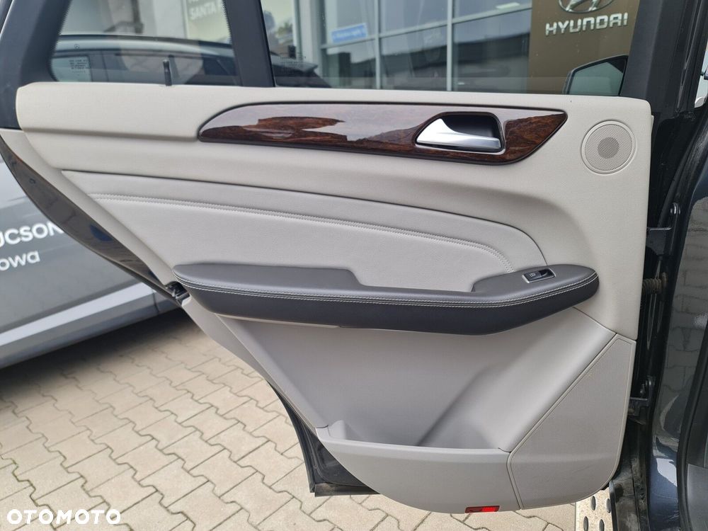 Mercedes-Benz ML 350 BlueTec 4-Matic - 38
