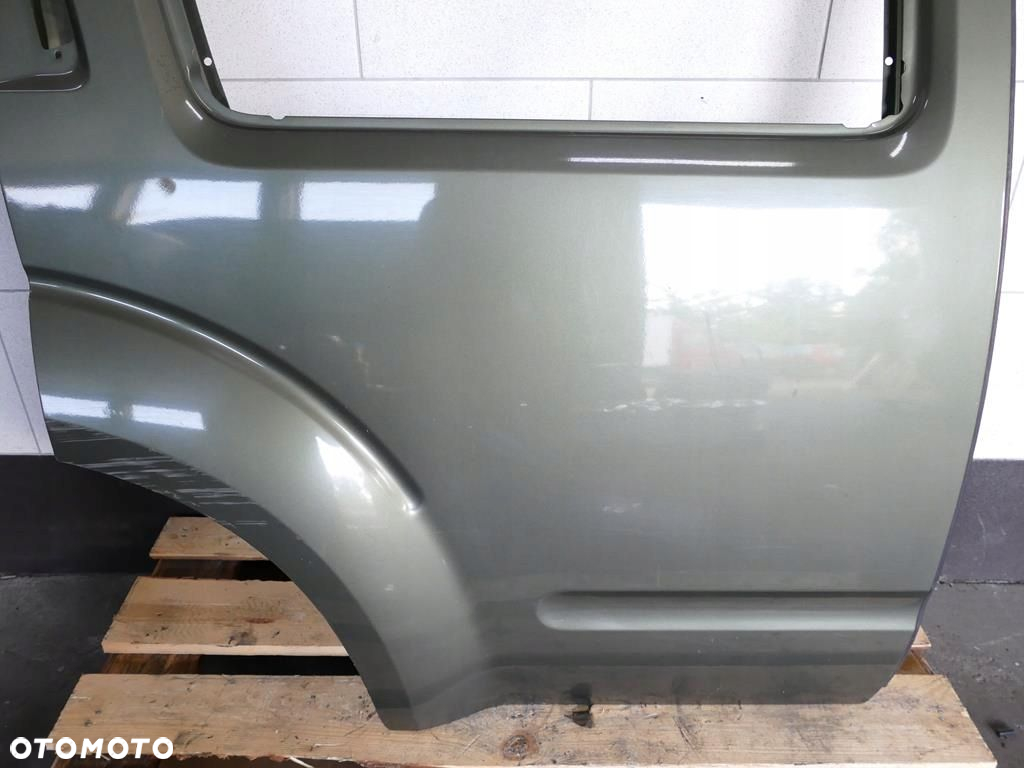 NISSAN PATHFINDER R51 III DRZWI PRAWY TYŁ GOŁE 06r - 10