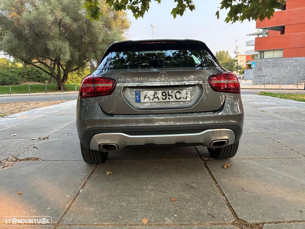 Mercedes-Benz GLA 250 4Matic 7G-DCT Style - 60