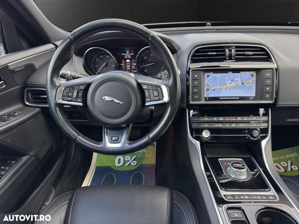 Jaguar XE - 11