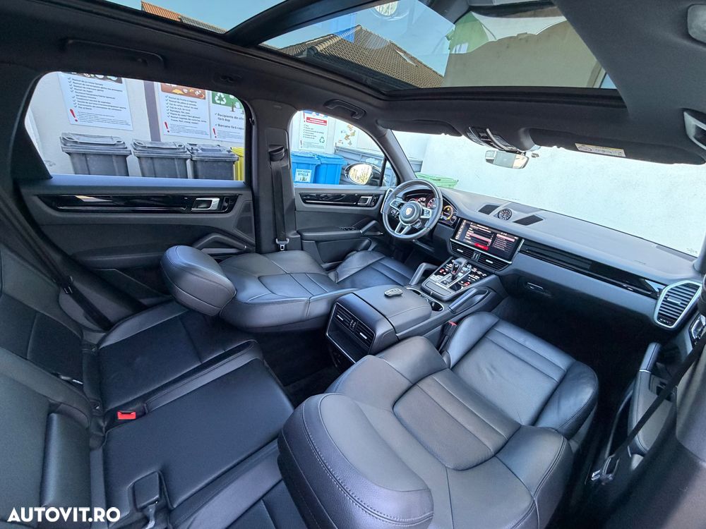 Porsche Cayenne - 6