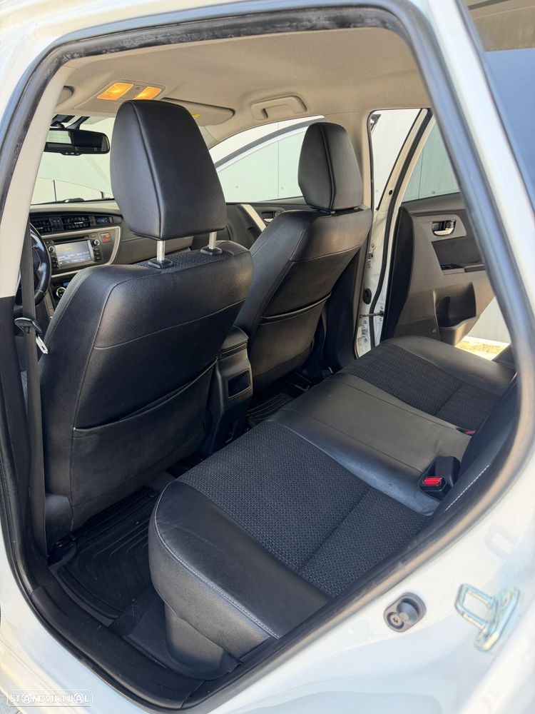 Toyota Auris - 23