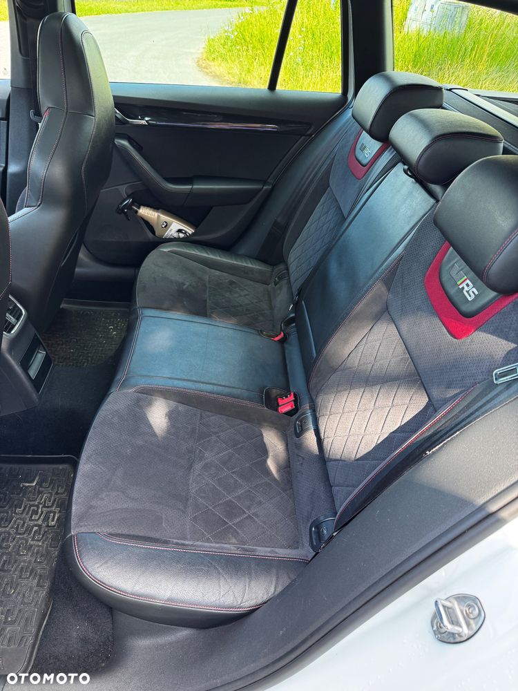 Skoda Octavia 2.0 TDI DSG RS - 11