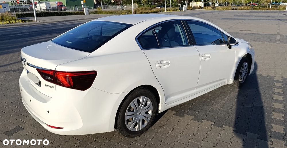 Toyota Avensis 1.8 Active - 6