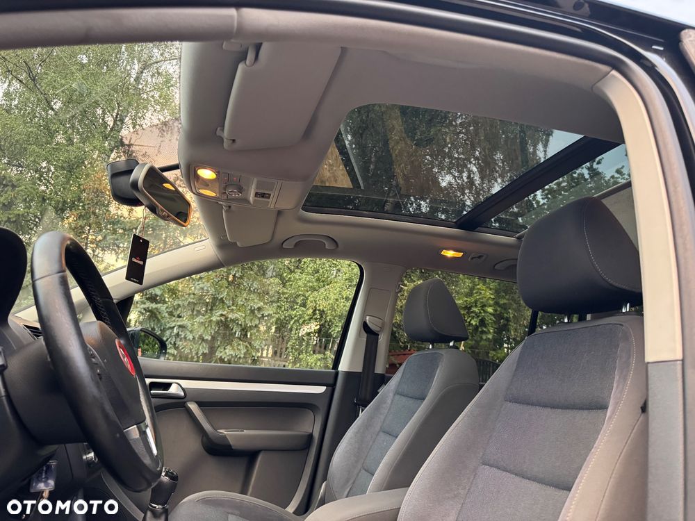 Volkswagen Touran 1.6 TDI DPF BlueMotion Technology STYLE - 15