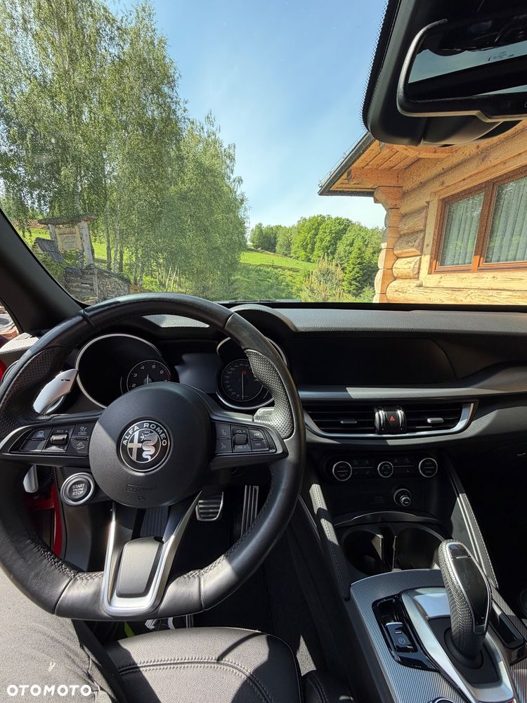 Alfa Romeo Stelvio 2.0 Turbo 16V AT8-Q4 Veloce Ti - 17