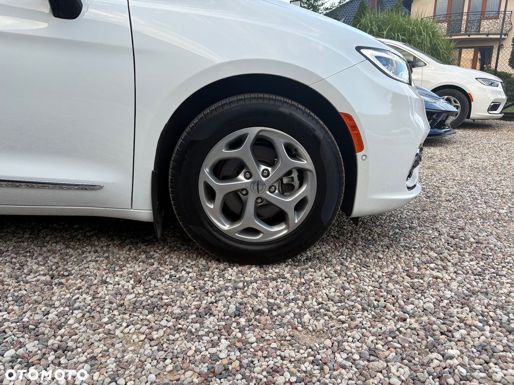Chrysler Pacifica - 3