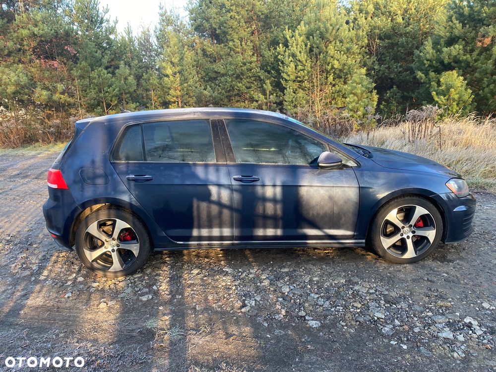 Volkswagen Golf GTI (BlueMotion Technology) DSG - 2