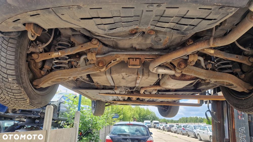 KIA CEED II BELKA ZAWIESZENIA TYŁ - 1