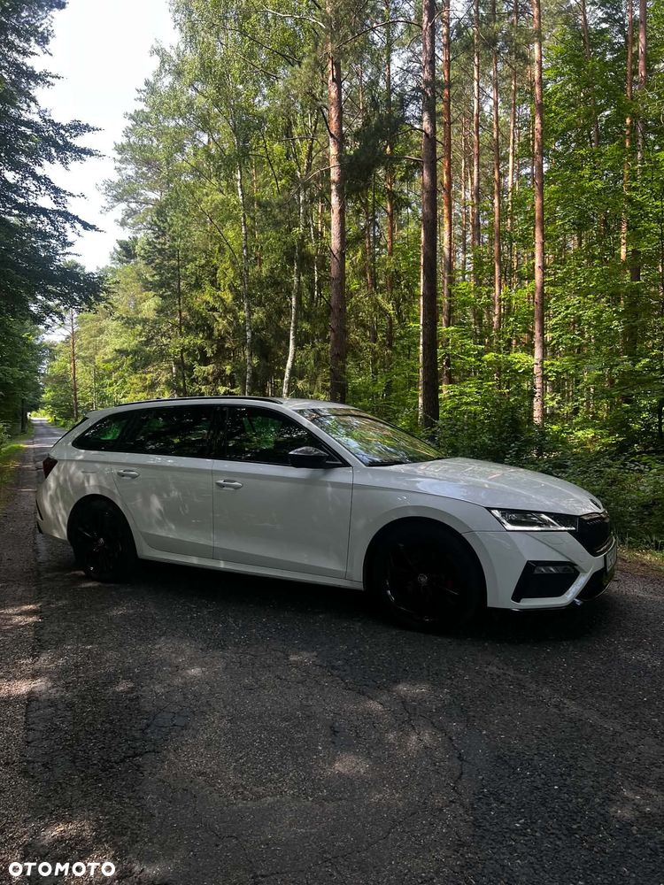 Skoda Octavia 2.0 TDI DSG RS - 2