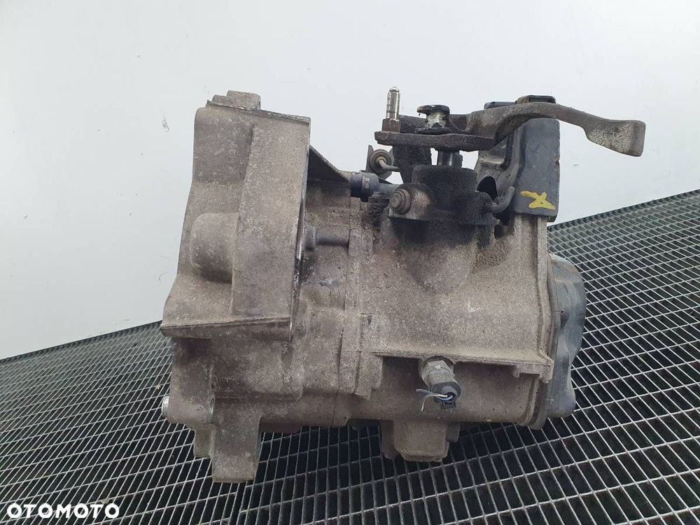 SKRZYNIA BIEGÓW MANUALNA SKODA ROOMSTER 1.2 B JHM - 5