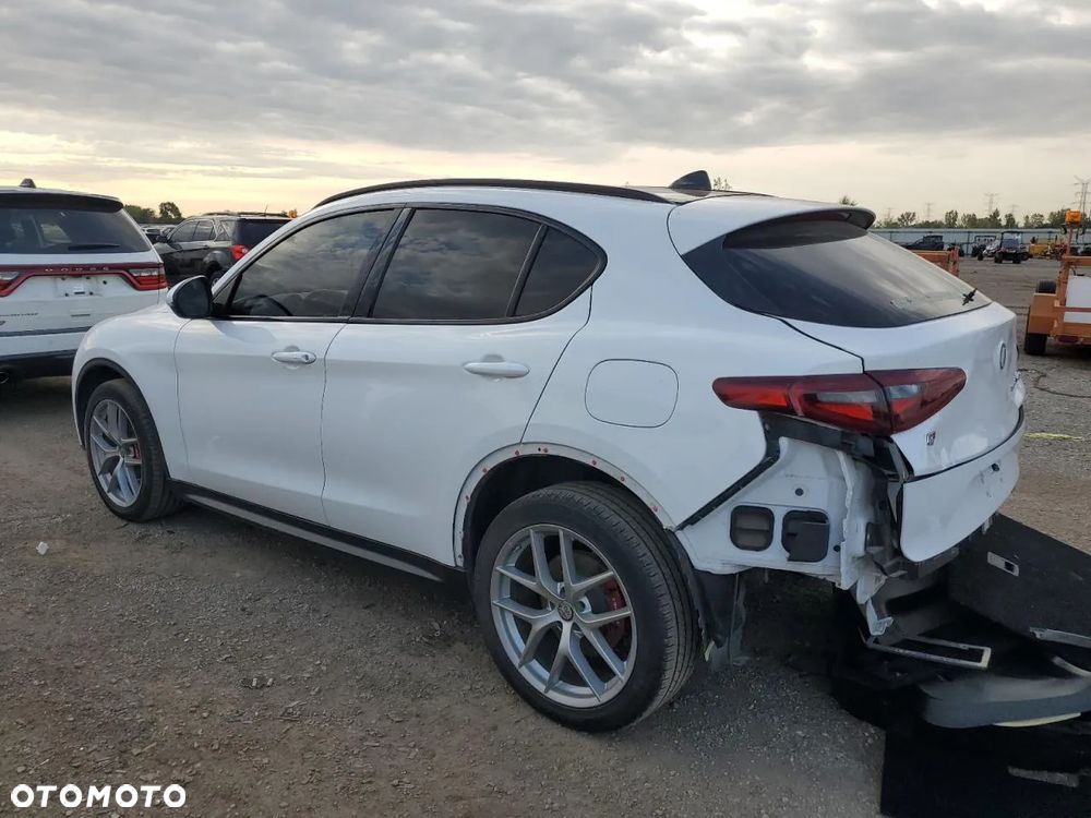 Alfa Romeo Stelvio - 5
