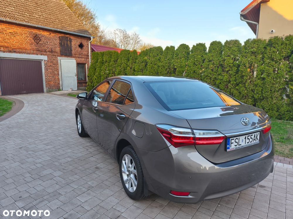 Toyota Corolla 1.6 Prestige EU6 - 8