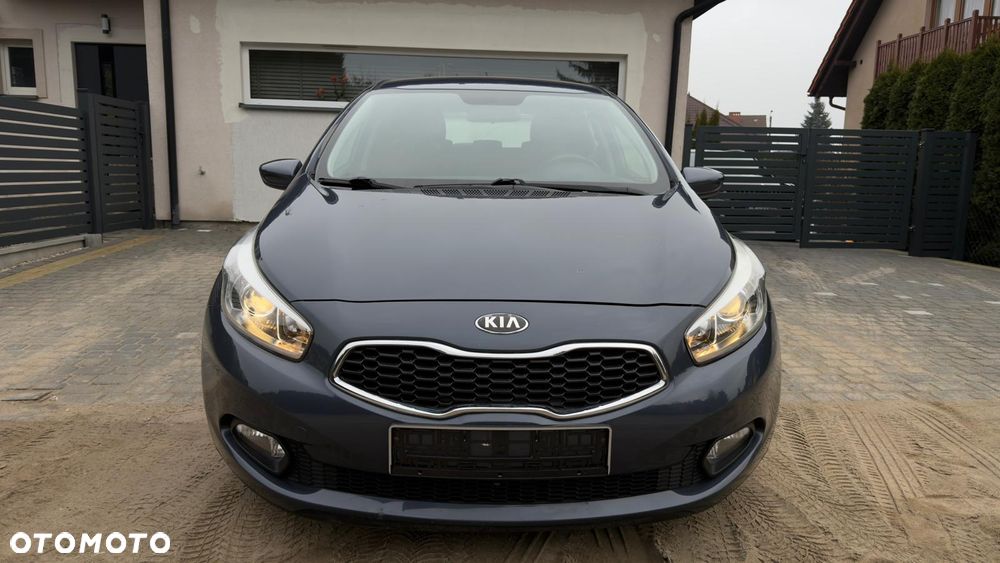 Kia Ceed 1.4 CVVT Dream-Team Edition - 2
