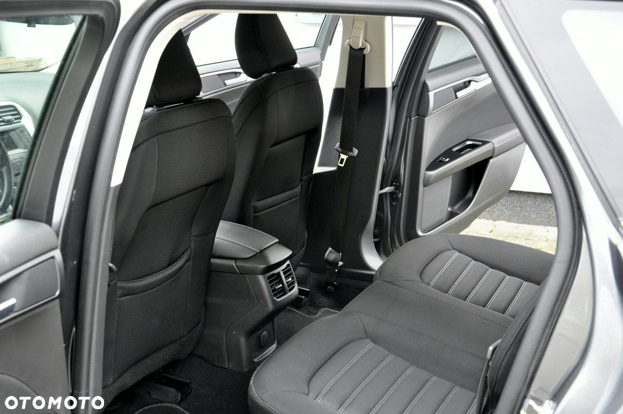 Ford Mondeo - 37