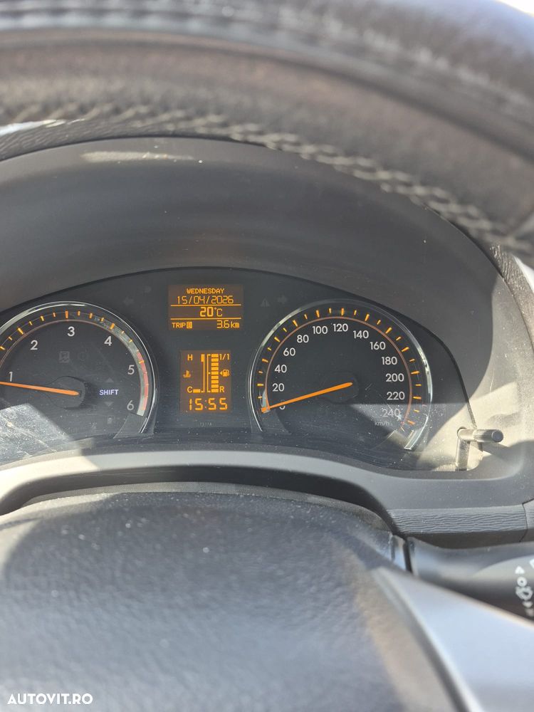 Toyota Avensis 2.0 D-4D Executive - 7