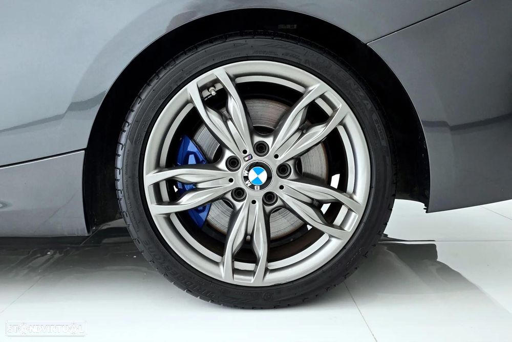 BMW M240i xDrive Auto - 30