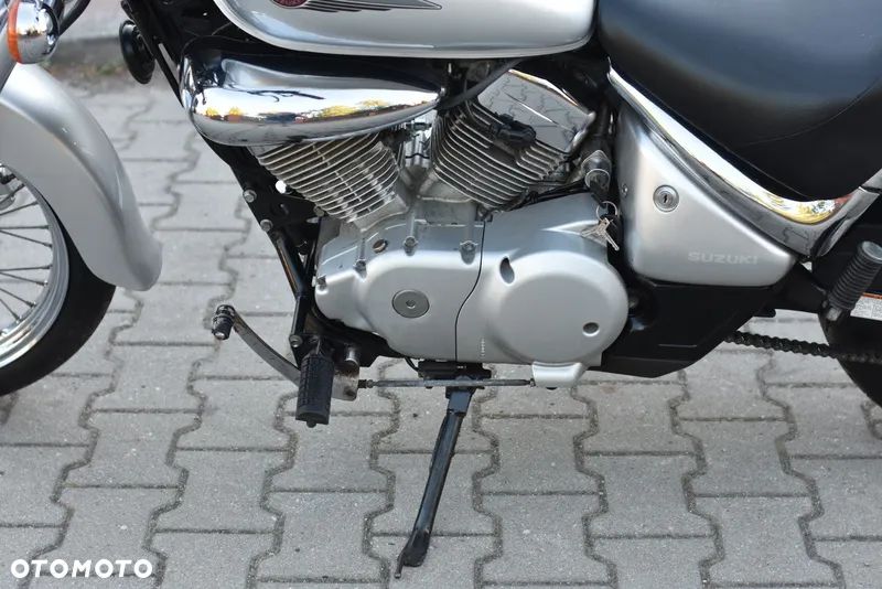 Suzuki Intruder - 26