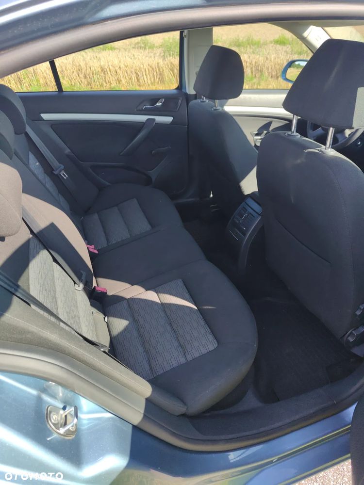 Skoda Octavia 1.6 Ambition - 12