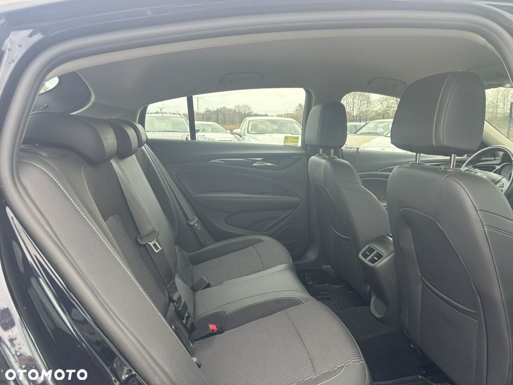 Opel Insignia - 36