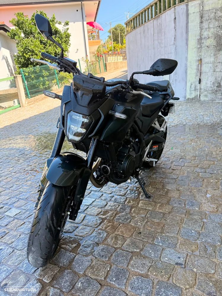 Honda CB - 1