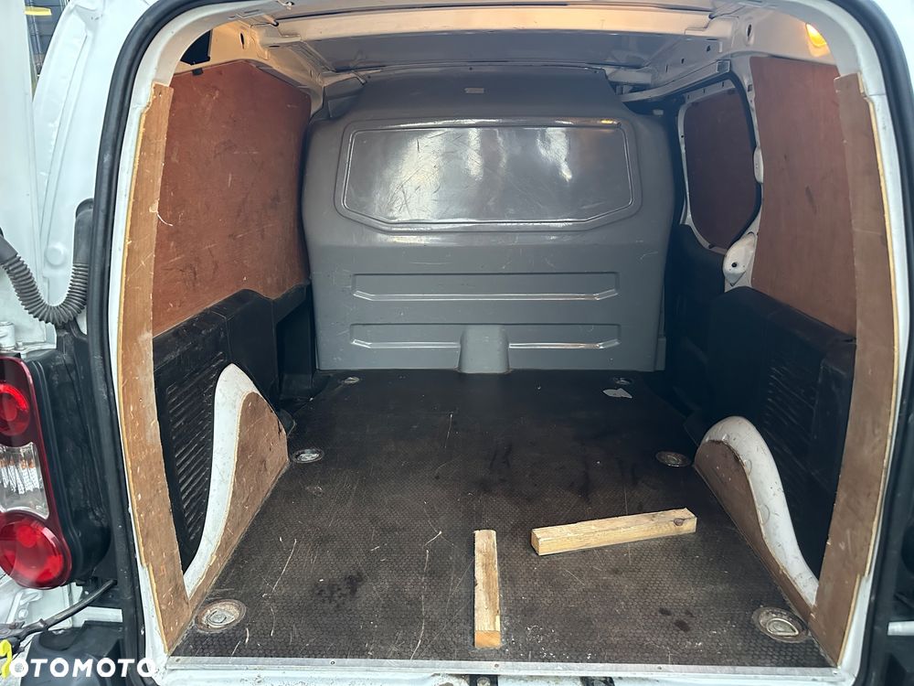 Peugeot PARTNER - 11