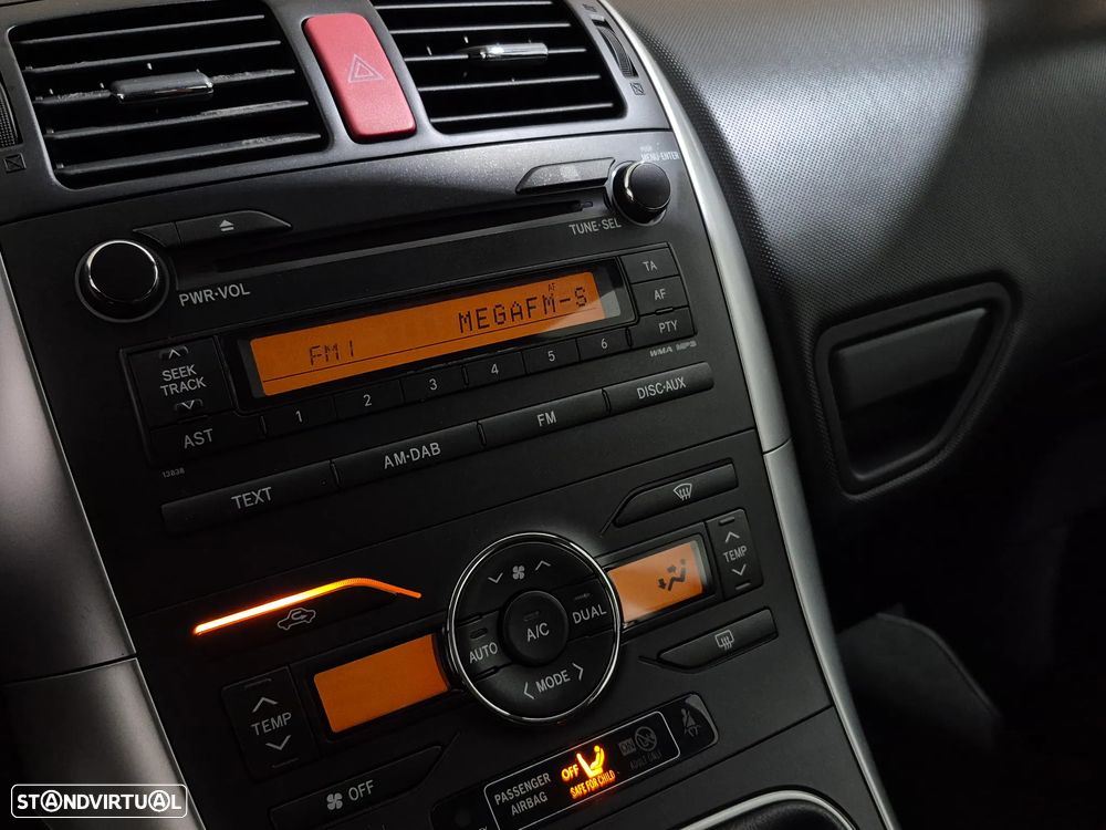 Toyota Auris 1.33 VVT-i Sol - 20