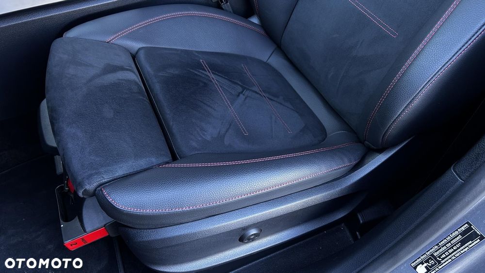 Mercedes-Benz GLB - 12