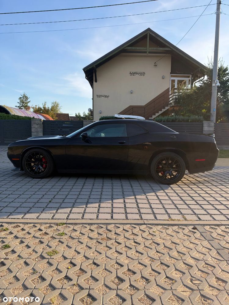 Dodge Challenger - 7