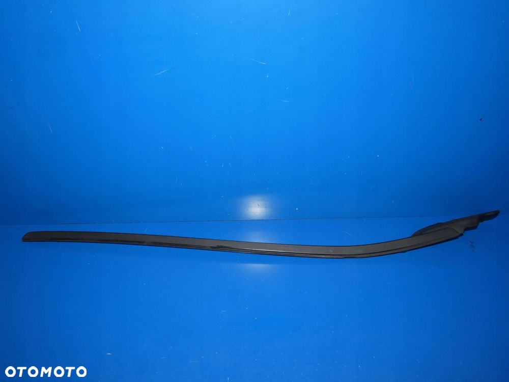 VOLVO V40 II LISTWA SZYBY CZOŁOWEJ PRAWY PRZÓD - 1