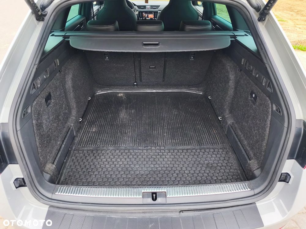 Skoda Superb 2.0 TSI Sportline DSG - 33