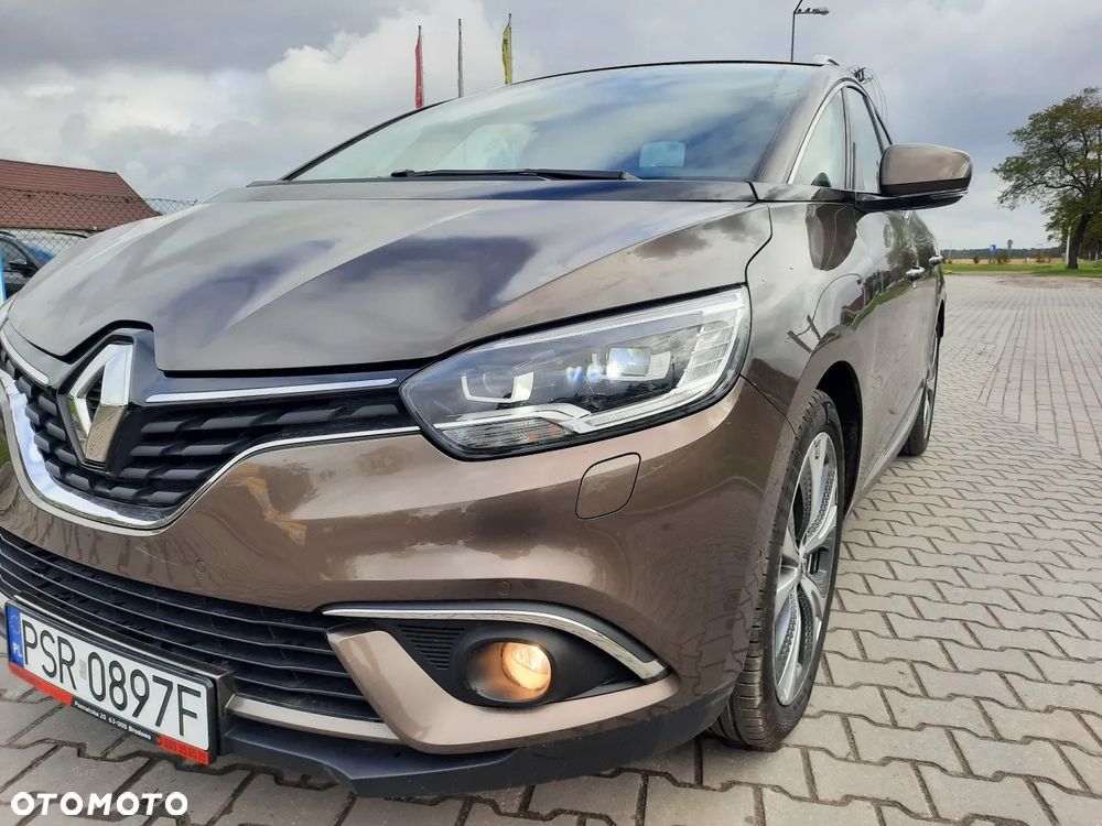 Renault Grand Scenic - 11