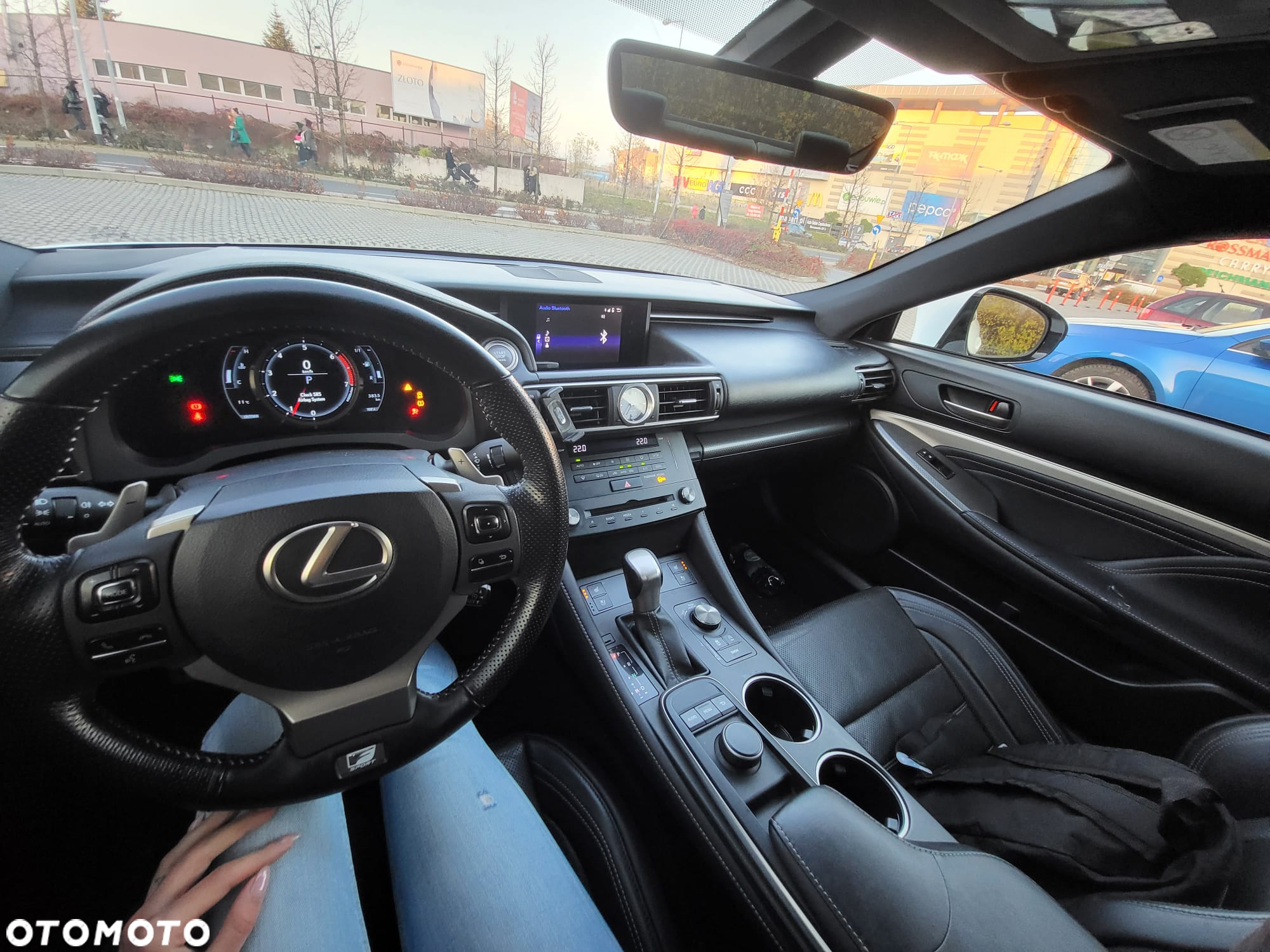 Lexus RC - 12