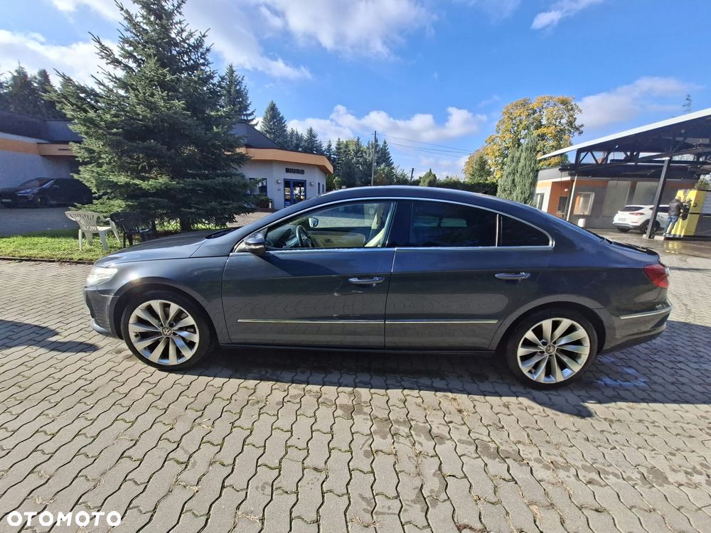 Volkswagen Passat - 11