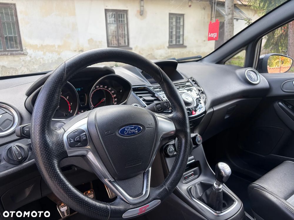Ford Fiesta 1.6 EcoBoost mit Leder-Sport-Paket ST - 16