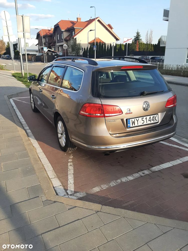 Volkswagen Passat 1.6 TDI DPF BlueMot Comfortline - 4