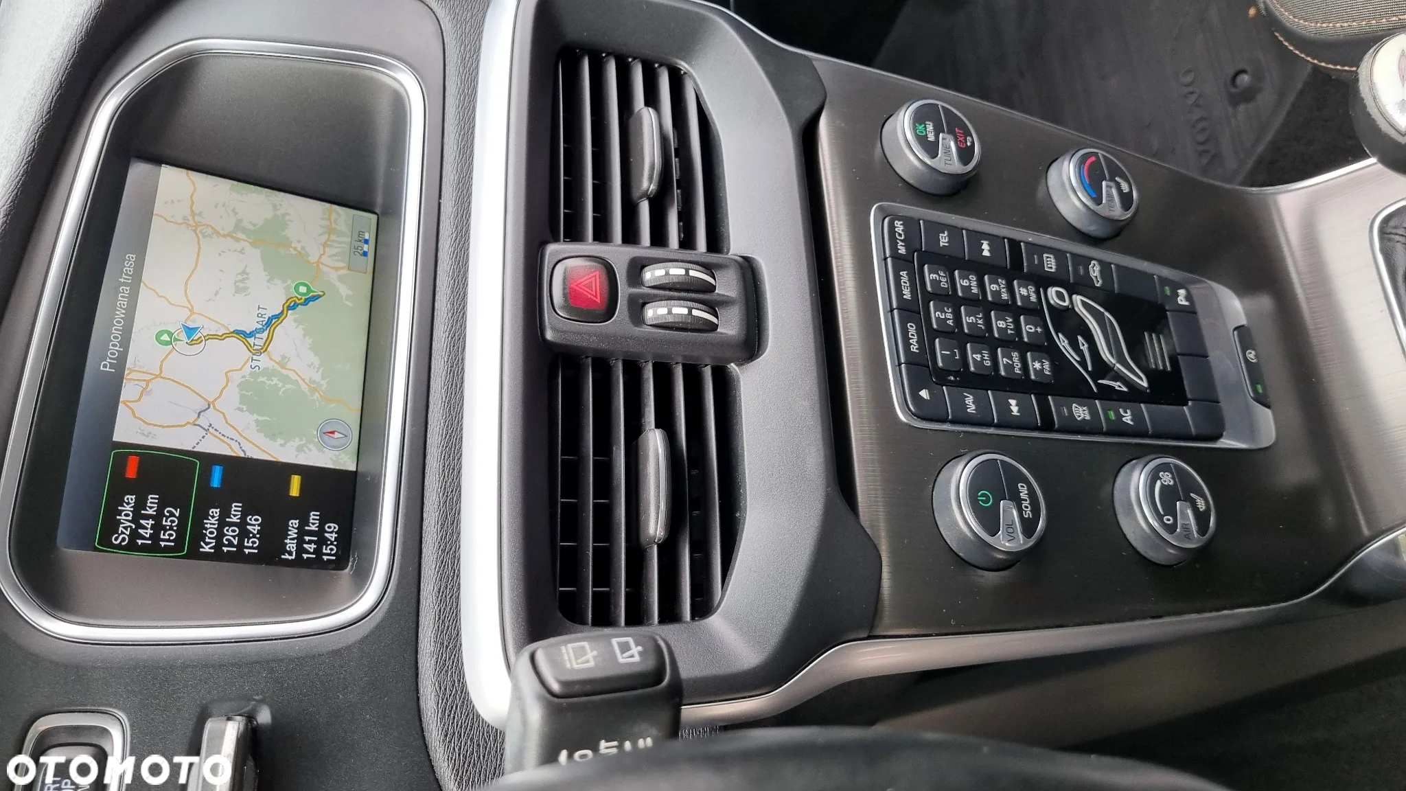 Volvo V40 Cross Country D3 Momentum - 28