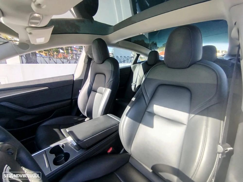 Tesla Model 3 Long Range Tração Traseira - 28