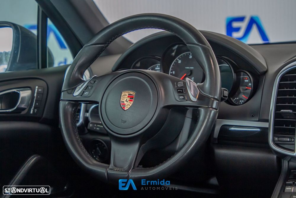 Porsche Cayenne - 26