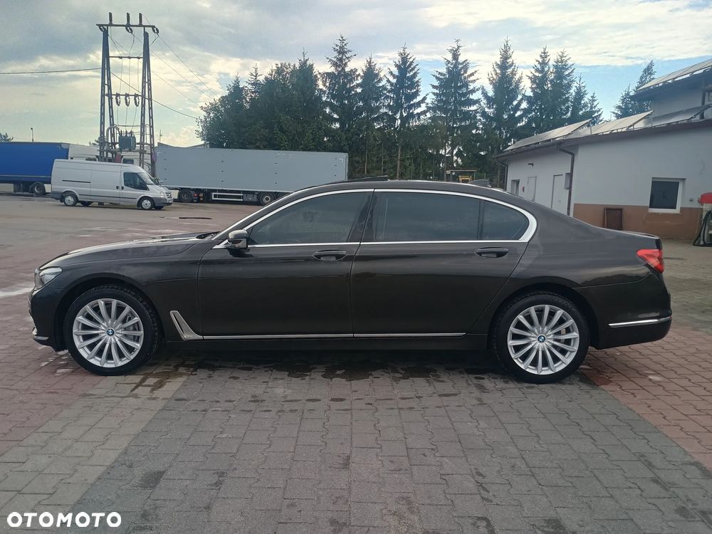 BMW Seria 7 740Li - 1
